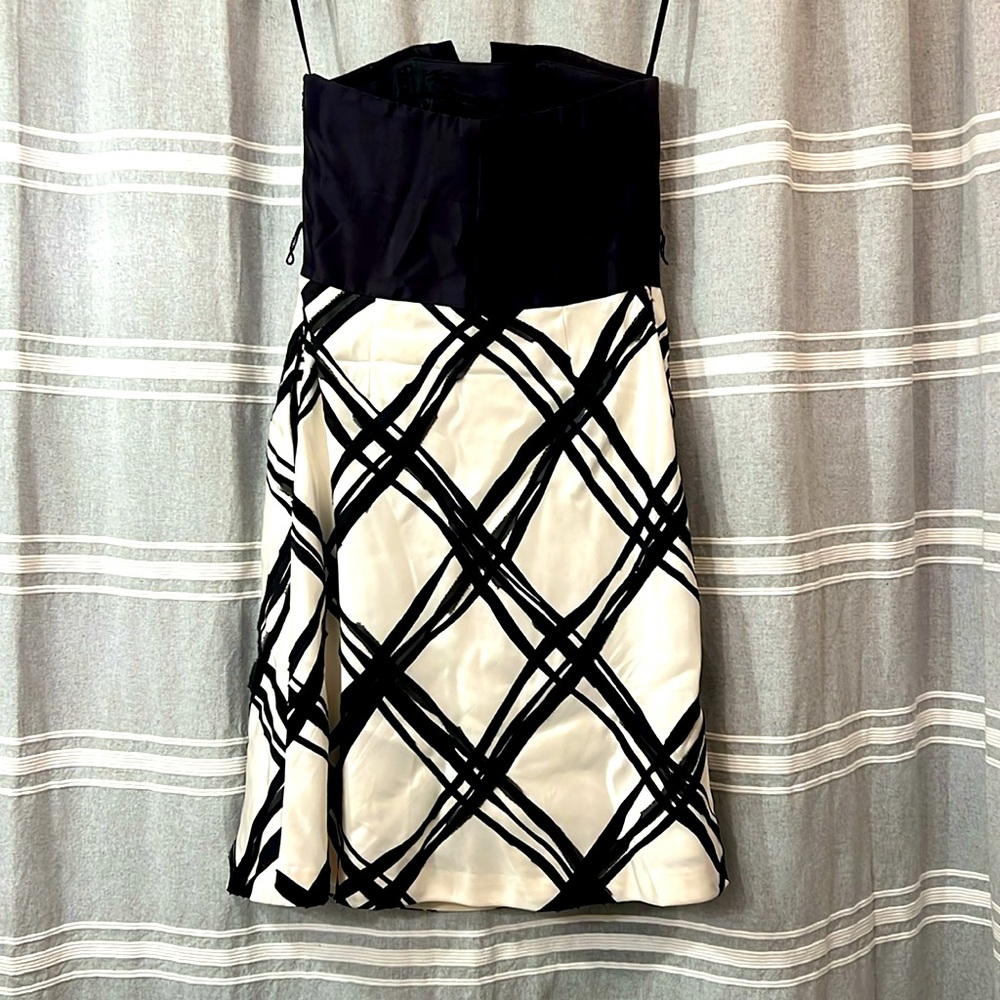 Vintage White House Black Market | Black & White Cocktail Dress | Size 6 - Picture 4 of 6